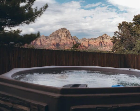 Soak after a day on the trails🏜