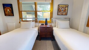 Guest Room Twin Beds