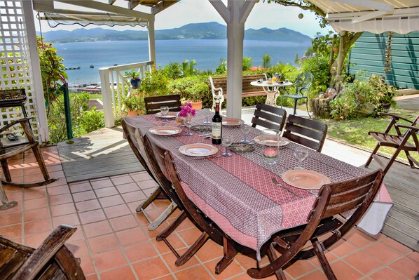Outdoor dining