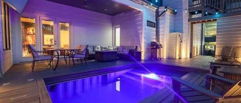 Private Outdoor Heated Pool 24/7 Year-round - Up to 104 deg-F!