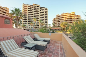 Rooftop Lounge Chairs 2