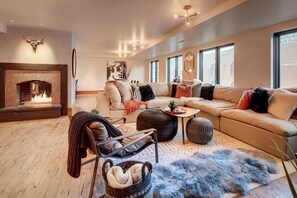 Large great room with double sided gas-fireplace