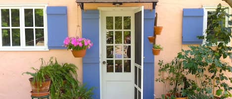 this is the back door into the kitchen.  the lockbox is on this door.