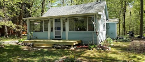 1187 Cherry Dr. South Haven, Mi.
 A quintessential cottage