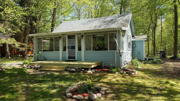 1187 Cherry Dr. South Haven, Mi.
 A quintessential cottage