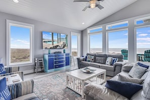 Living room - Perfect for a family movie night!