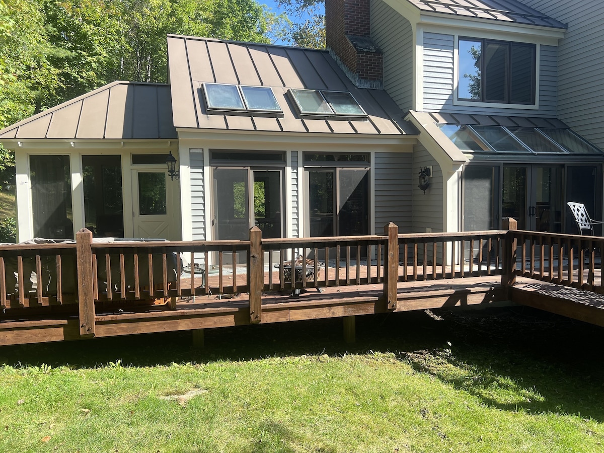 Luxury Oasis w/Serene Views! Close to Ski Slopes w/Shuttle. Gameroom. Golf. WiFi