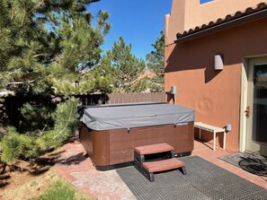 New Bullfrog Hot Tub / Spa