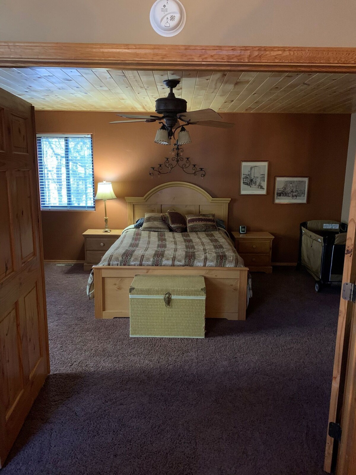 5 bedrooms! Beautiful Mountain Retreat