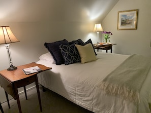 Our guest will enjoy their cozy well appointed room with New England furnishings