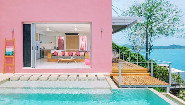 Villa Fugata Flamingo "La Vie en Rose"
