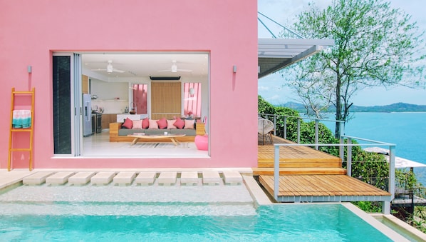 Villa Fugata Flamingo "La Vie en Rose"