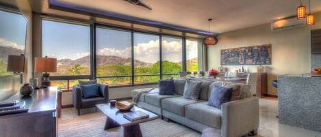 10 Living Room looking out over Mts