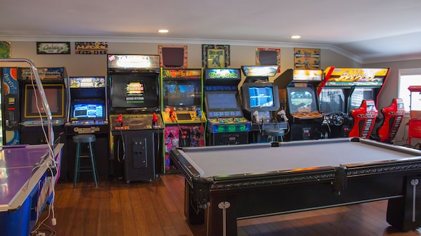 Arcade with two Multicades