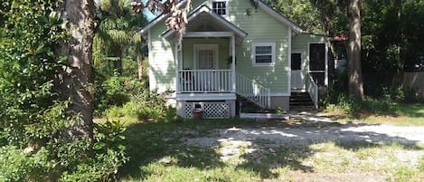 BACK PORCH WITH GRILL AND AMPLE PARKING