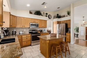 Gorgeous well stocked kitchen