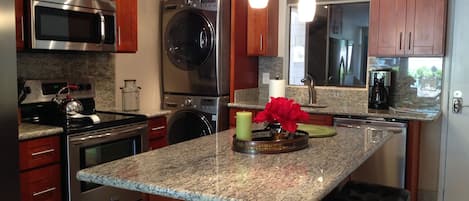 Kitchen; SS appliances, granite counter tops.