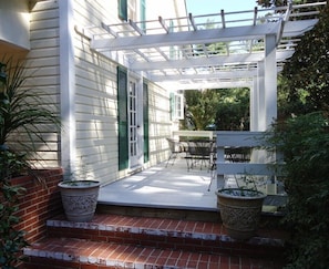 Trellis porch