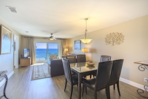 22-Emerald-Dunes-203-Dining