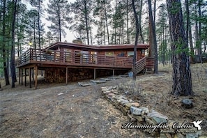 Welcome to Cedarside Cabin!