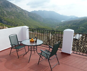 Encanto tradicional Casa de Pueblo con impresionantes vistas a la montaña