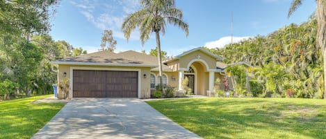 Fort Myers Vacation Rental | 4BD | 3BA | 2,730 Sq Ft | No Steps to Access