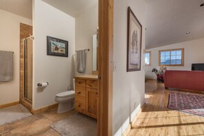 Private bathroom with stackable washer/dryer