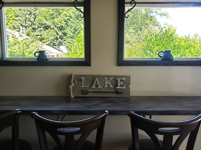 Lake Quinault Vacation Home/Breathtaking View! Located in Olympic National Park