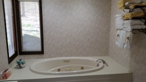 Jacuzzi tub in main bath downstairs