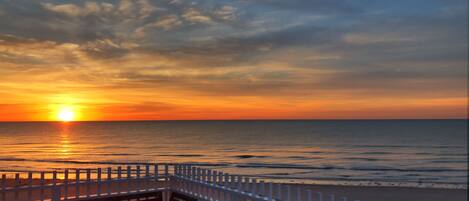 Catch the sunrise over the ocean from the front deck.