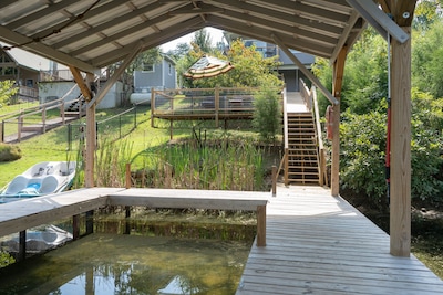 REMODELED WATERFRONT HOME AND PRIVATE DOCK