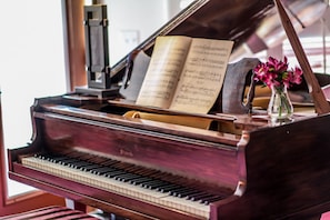 Baby Grand Piano for entertaining or song writing! Let Idyllwild inspire you!