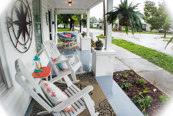 Love this porch!