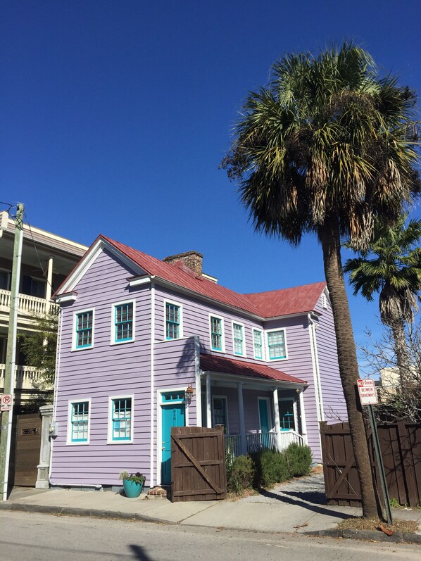 Historic Charleston Single, perfect for your Charleston vacation