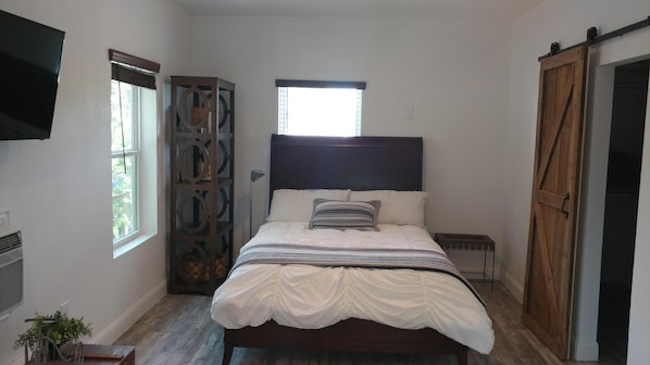 comfy queen sleigh bed