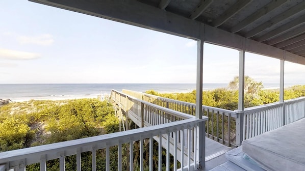 Private Walk way to beach