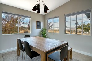 Dining room.