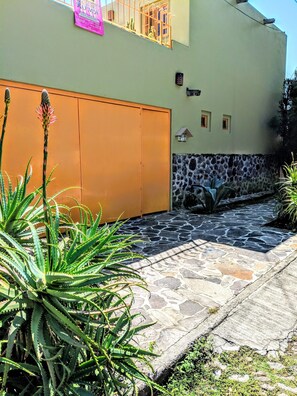 Outside Entrance in a Quiet Residential Neighborhood Bordering La Floresta