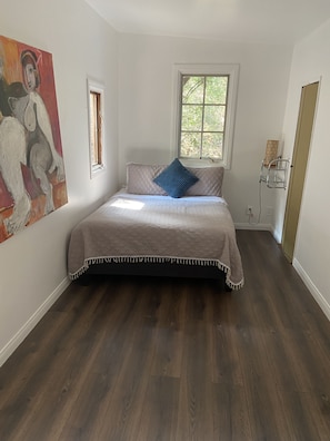 big bedroom queen bed