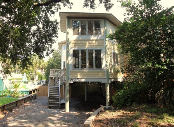 Folly-Treehouse