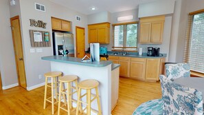 Folly-Treehouse-Kitchen