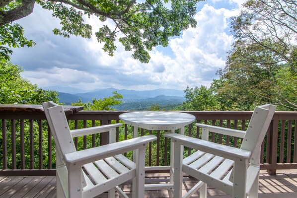 Long Range Mountain Views from Open Air Rear Deck