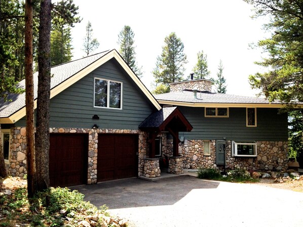 You should stay here for your Breckenridge mountain home scenic views!