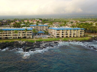 C2-Oceanfront complex & Partial Ocean View At Kona Reef/Pool/Spa 1 min to town!