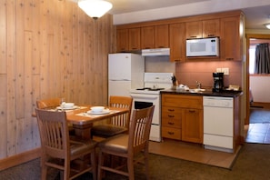 The chef of the group will adore the equipped kitchen with oven, stove, dishwasher, microwave, and fridge.