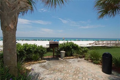 BEACHFRONT---First Floor, Family Friendly Condo with FREE BEACH SERVICE!!