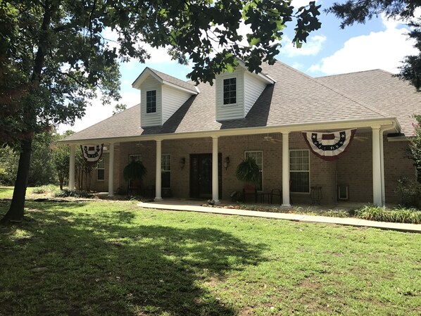 Gorgeous home in quiet upscale neighborhood