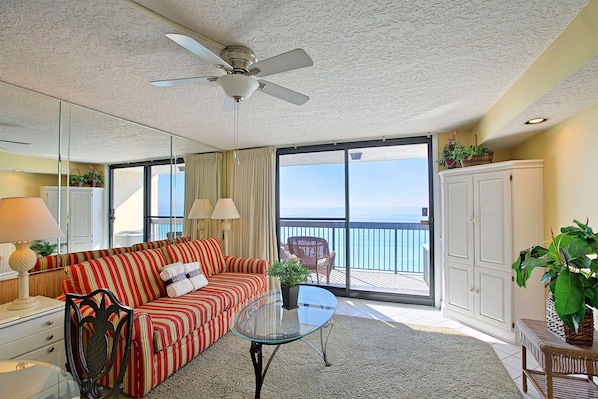 Sundestin-905-Living-Room-New