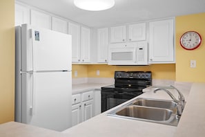 SunDestin 905 Kitchen