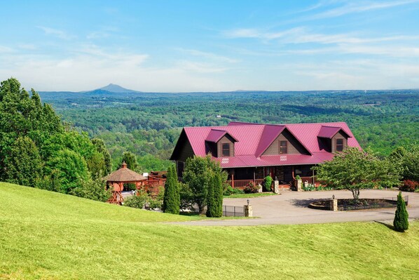 Mountain top cabin 